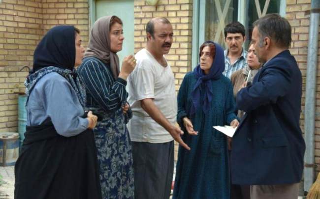 تحلیل دلالت‌های عمیق فیلم آباجان؛ جنگ منافع در لباس ارزش‌ها