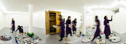 لبه آشوب؛ خط بطلان زن بر اسارت / نگاه جنسیت و زنان بر نمایشگاه ندا رضوی‌پور در گالری اعتماد