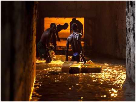 از حرکات موزون یک کارگر سیه‌چرده تا قاچاق بنزین در «جرجریس»