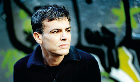 عبدالطیف کشیشه می‌گوید قصد دارد نخل طلایش را به حراج بگذارد